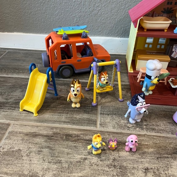 Bluey Lot Family Friends Figures House Furniture Car Pool Accessories Playset - Picture 4 of 9